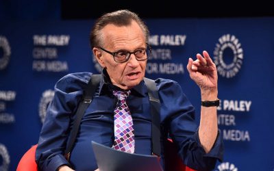 How to Speak in Public: 8 Tips from Larry King